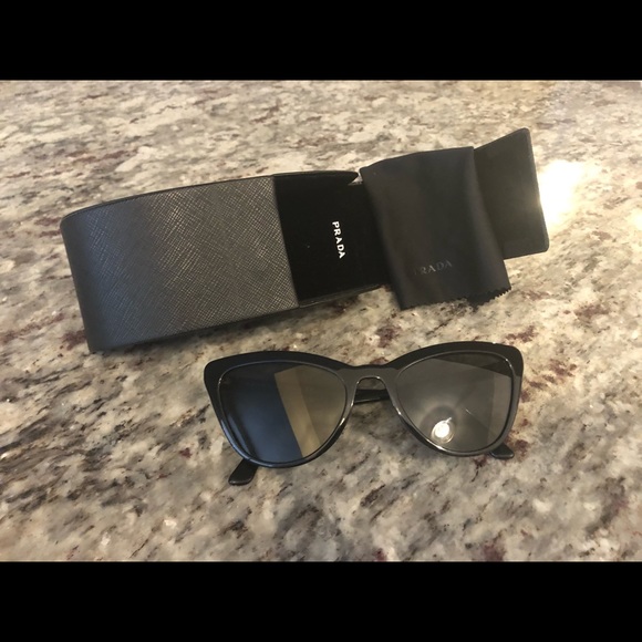 prada spr01v sunglasses